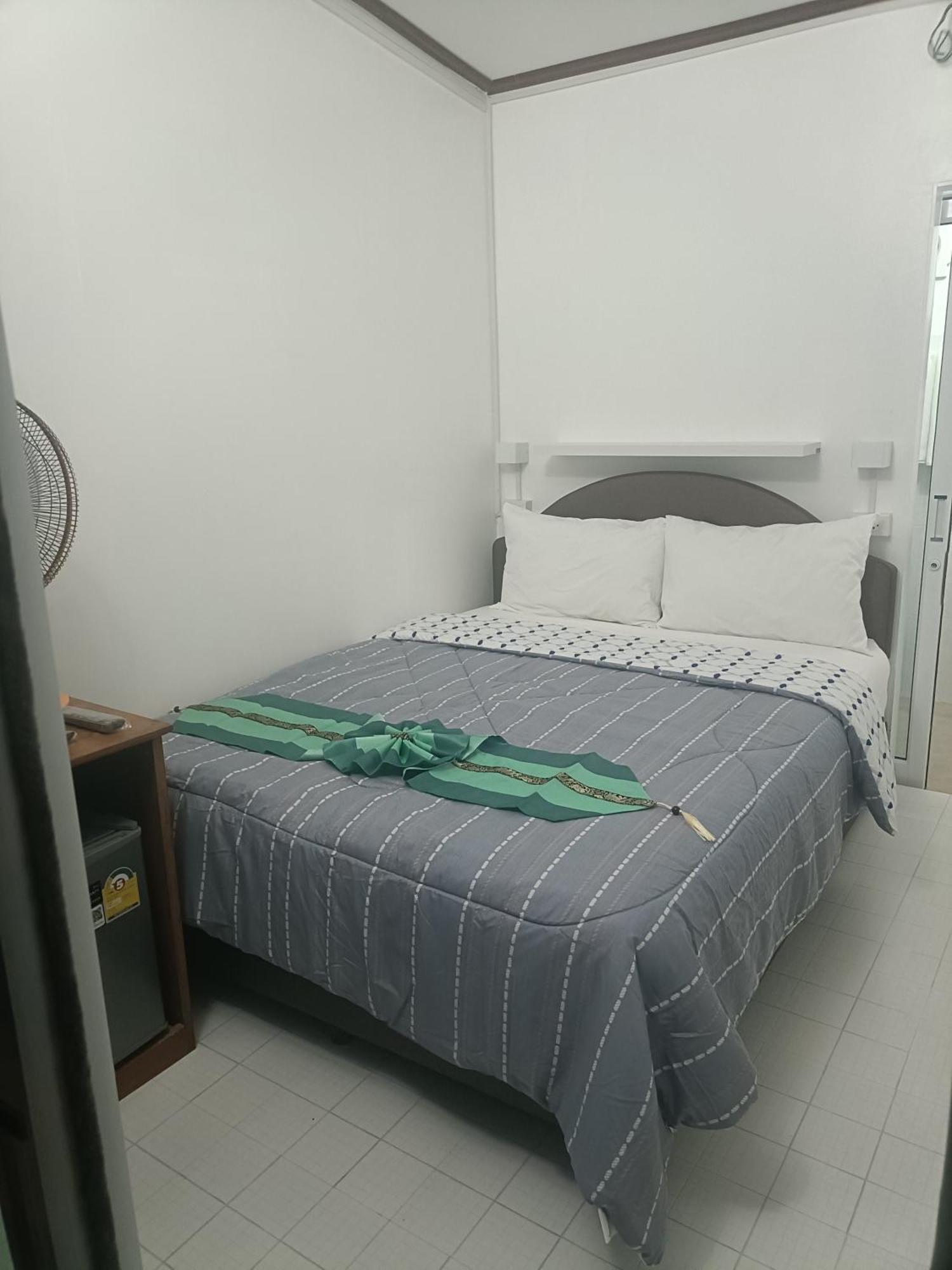 Mumzai House Apartment Ко Моок Екстериор снимка